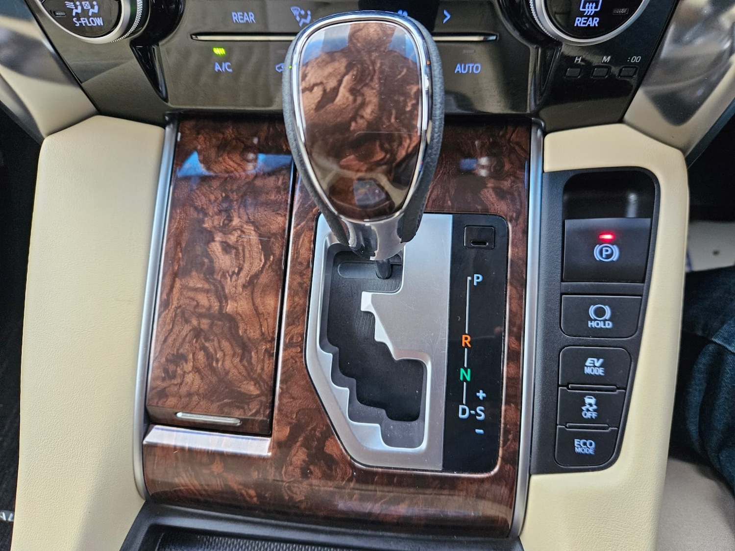 Used Toyota Alphard 2020 for sale - 76650276: Photo 24