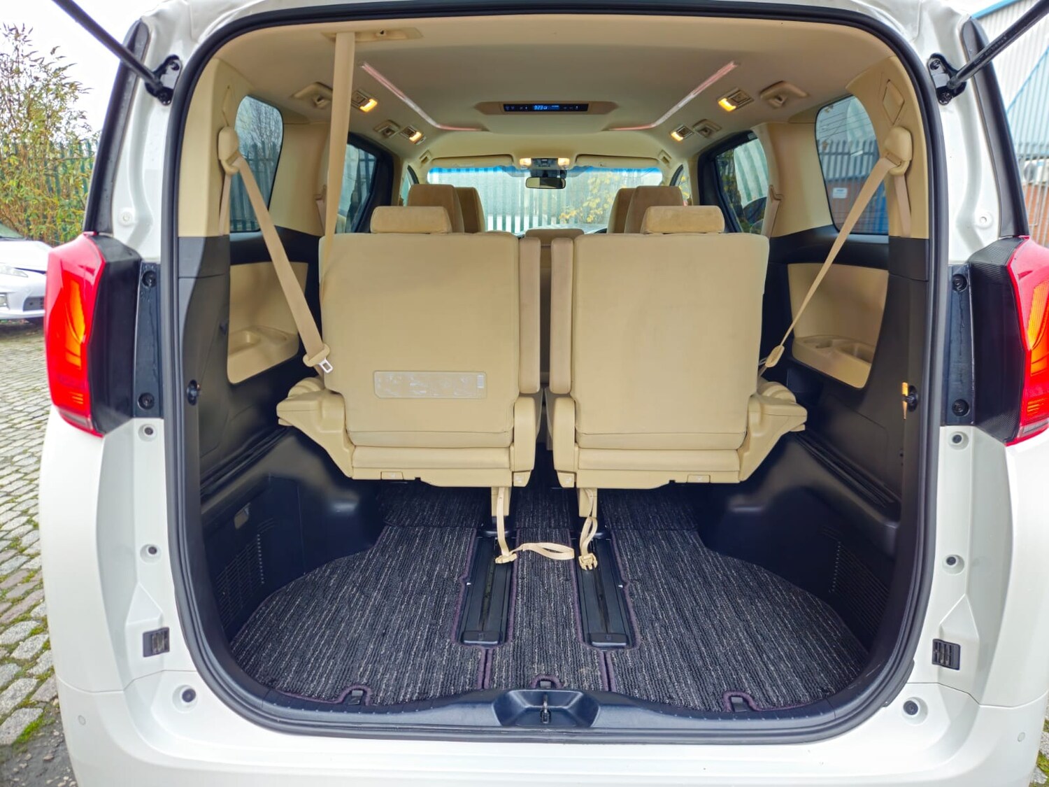 Used Toyota Alphard 2020 for sale - 76650276: Photo 34