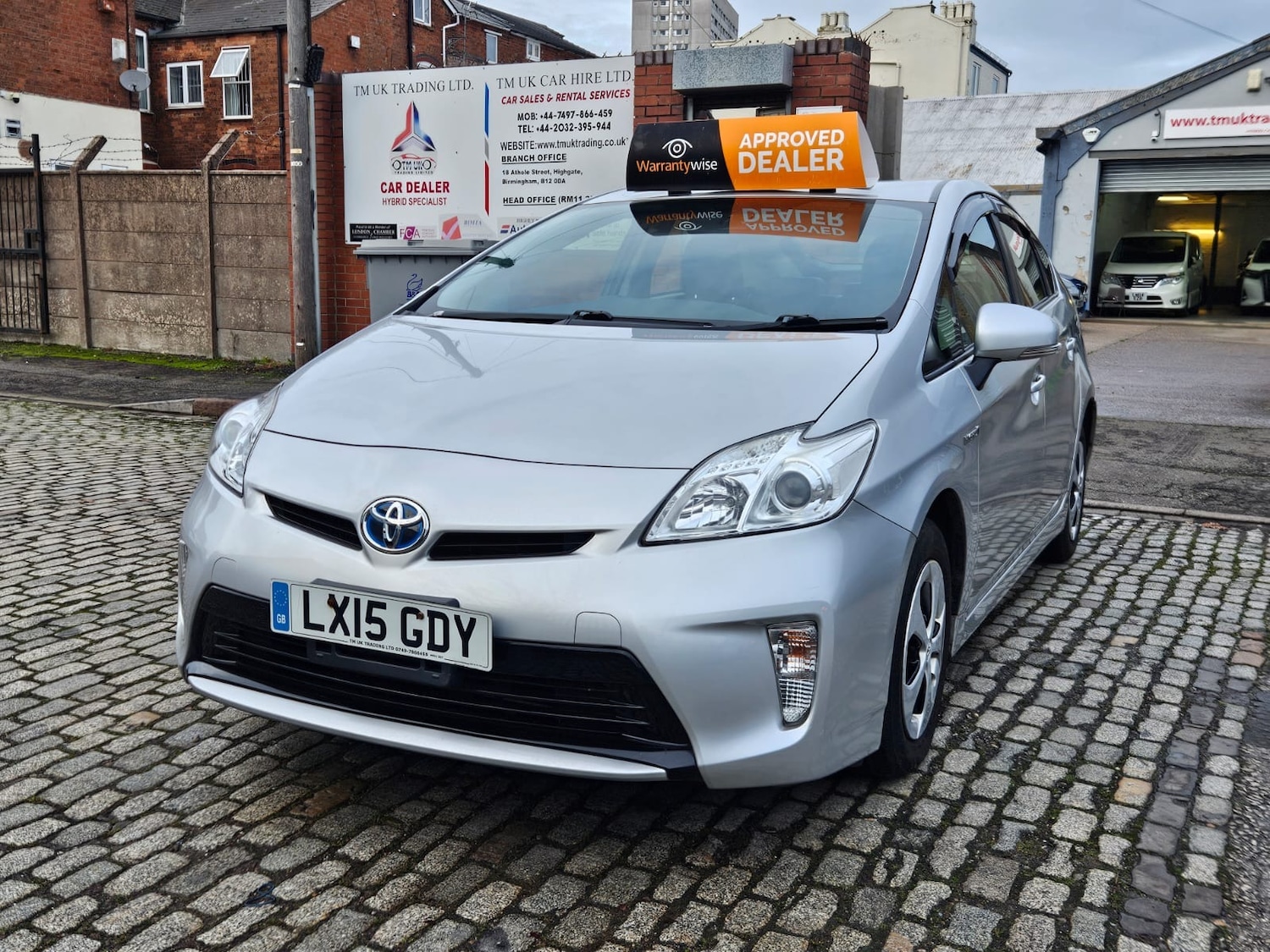 Used Toyota Prius 2015 for sale - 76879200: Photo 2