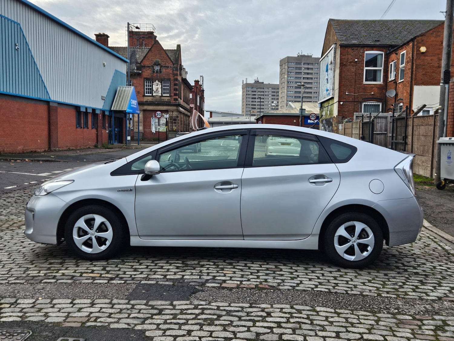Used Toyota Prius 2015 for sale - 76879200: Photo 6