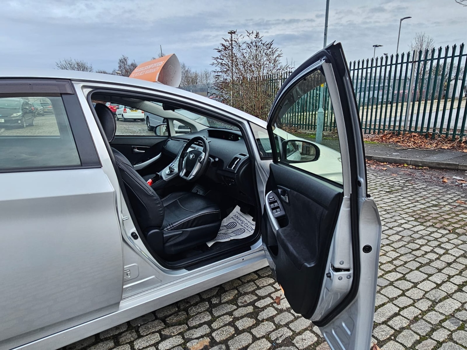 Used Toyota Prius 2015 for sale - 76879200: Photo 9