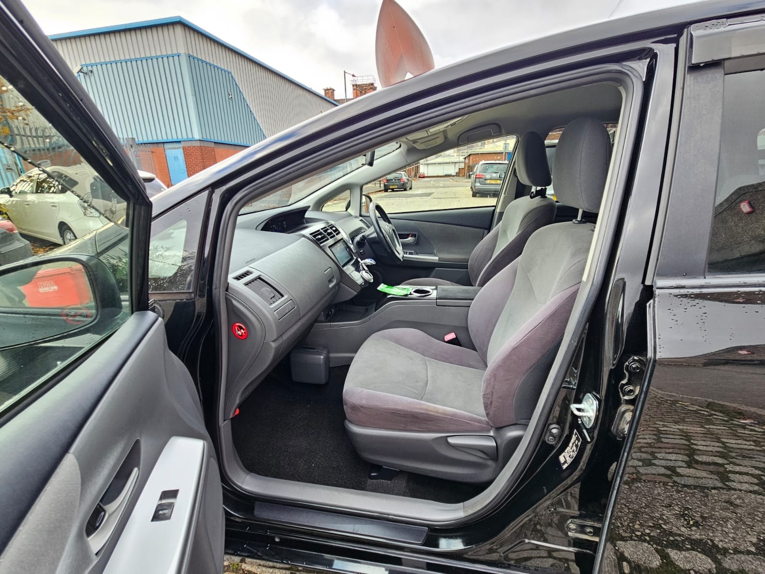 Used Toyota Prius+ 2013 for sale - 76531460: Photo 11