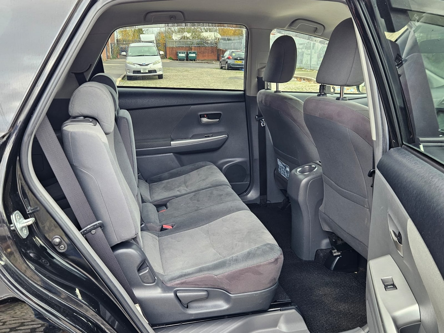 Used Toyota Prius+ 2013 for sale - 76531460: Photo 13