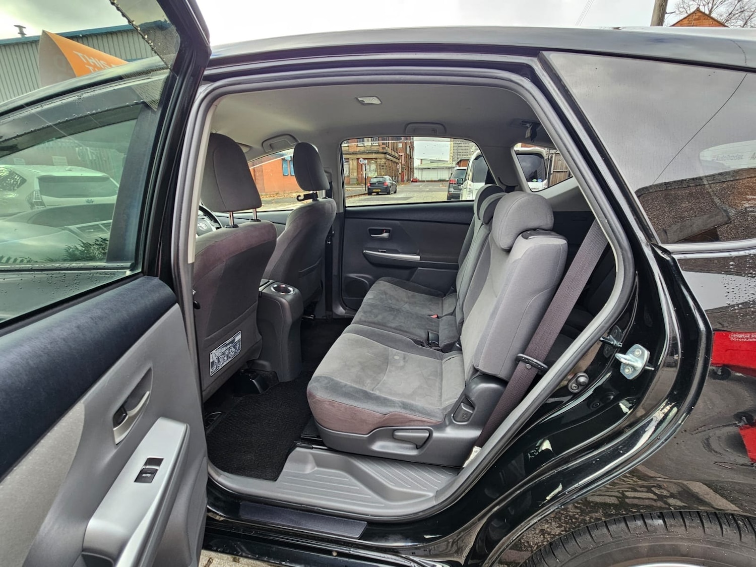 Used Toyota Prius+ 2013 for sale - 76531460: Photo 15