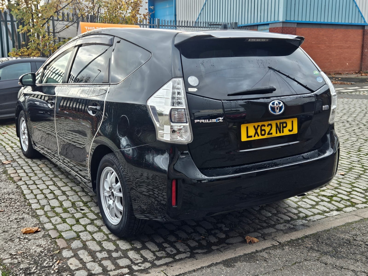 Used Toyota Prius+ 2013 for sale - 76531460: Photo 4
