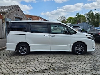 Used Toyota Voxy 2017 for sale - 78370386: Photo