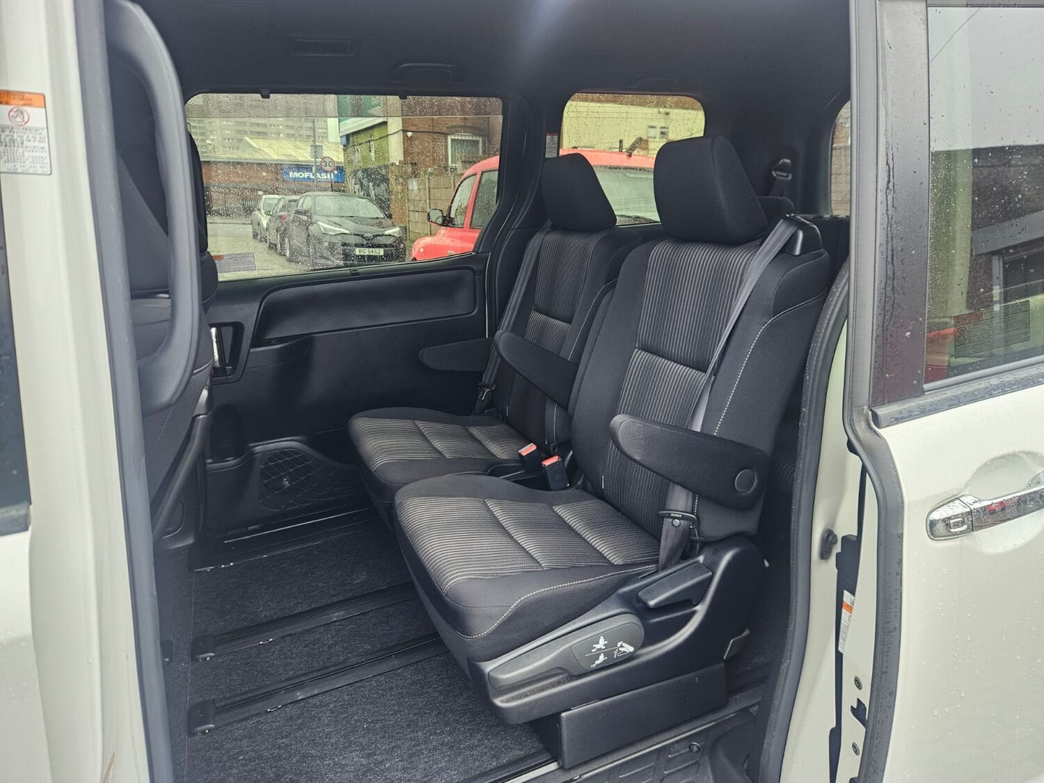 Used Toyota Voxy 2019 for sale - 77555462: Photo 16