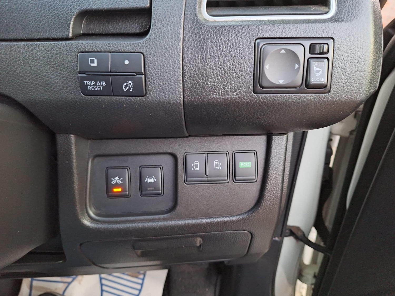 Used Nissan Serena 2014 for sale - 77094186: Photo 24