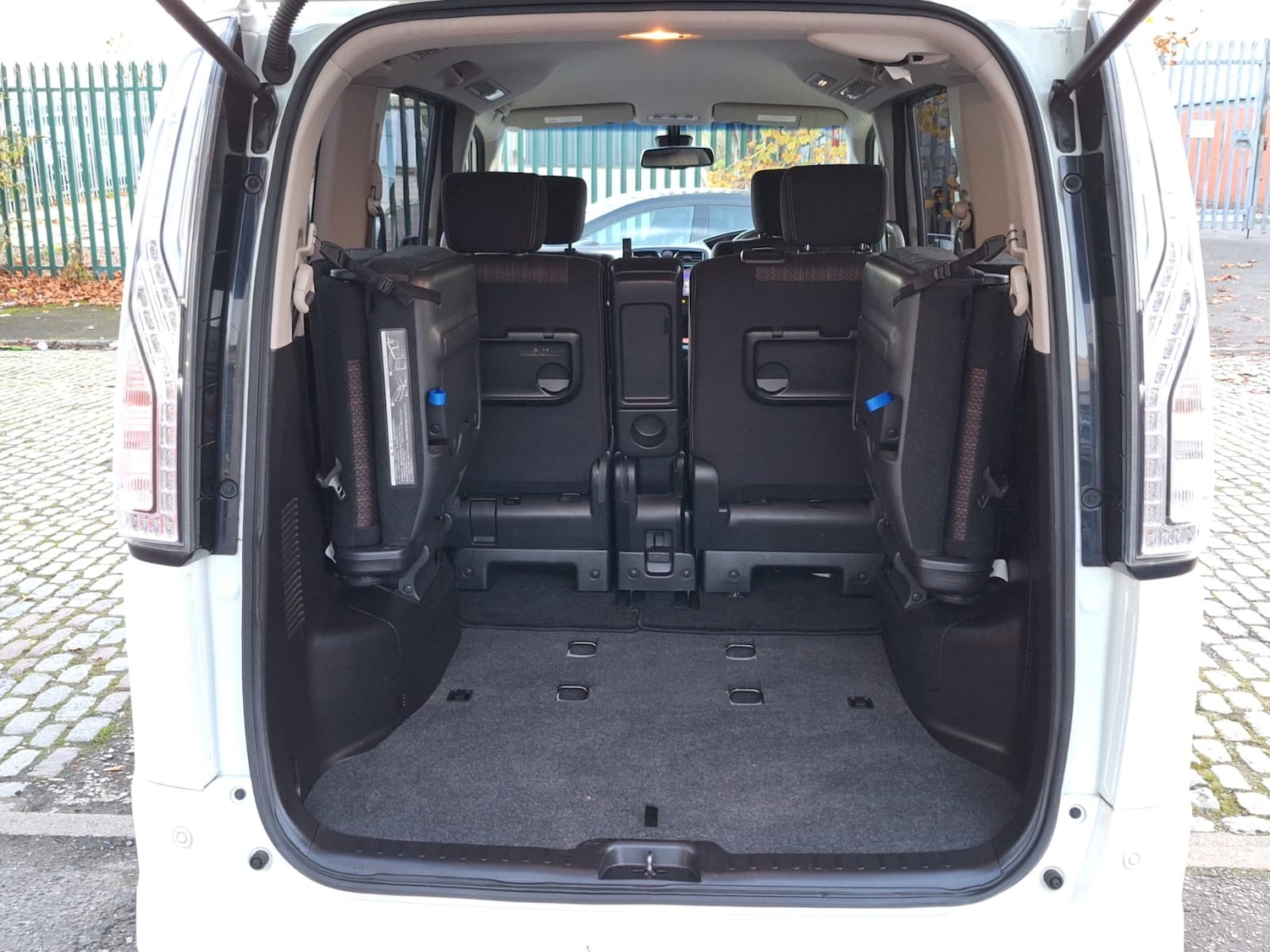 Used Nissan Serena 2014 for sale - 77094186: Photo 26