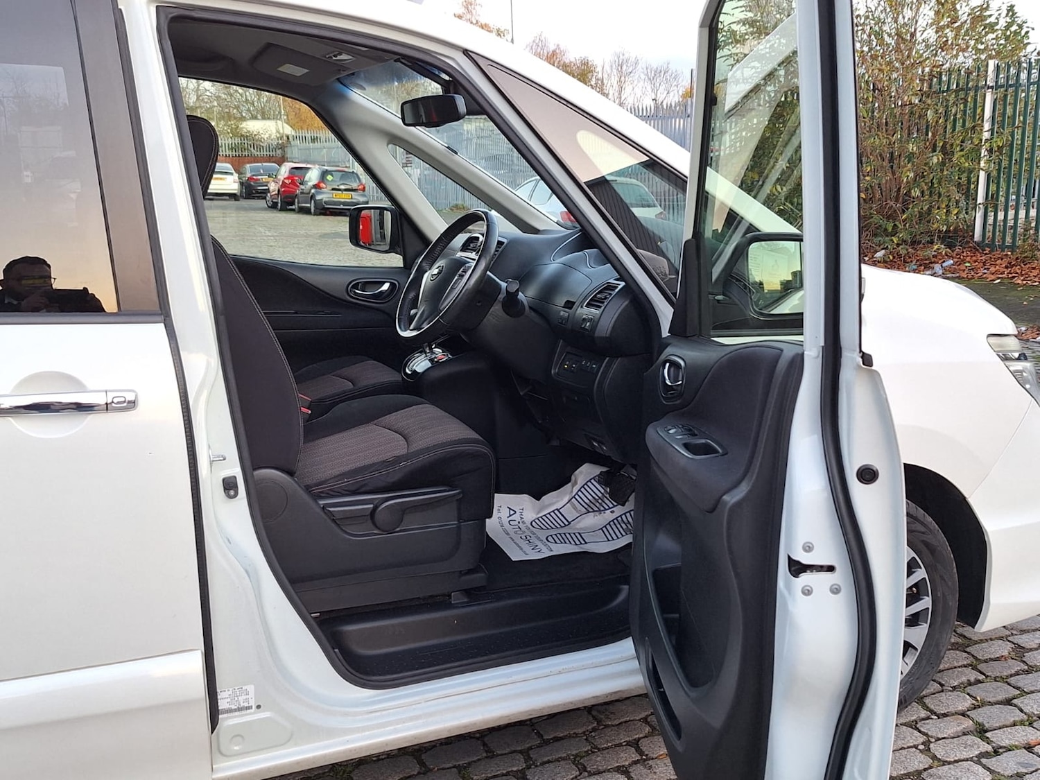 Used Nissan Serena 2014 for sale - 77094186: Photo 9