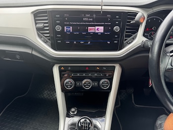 Used Volkswagen T-Roc 2020 for sale - 78986272: Photo
