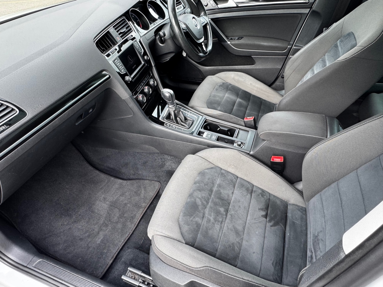 Used Volkswagen Golf 2016 for sale - 78121510: Photo 37