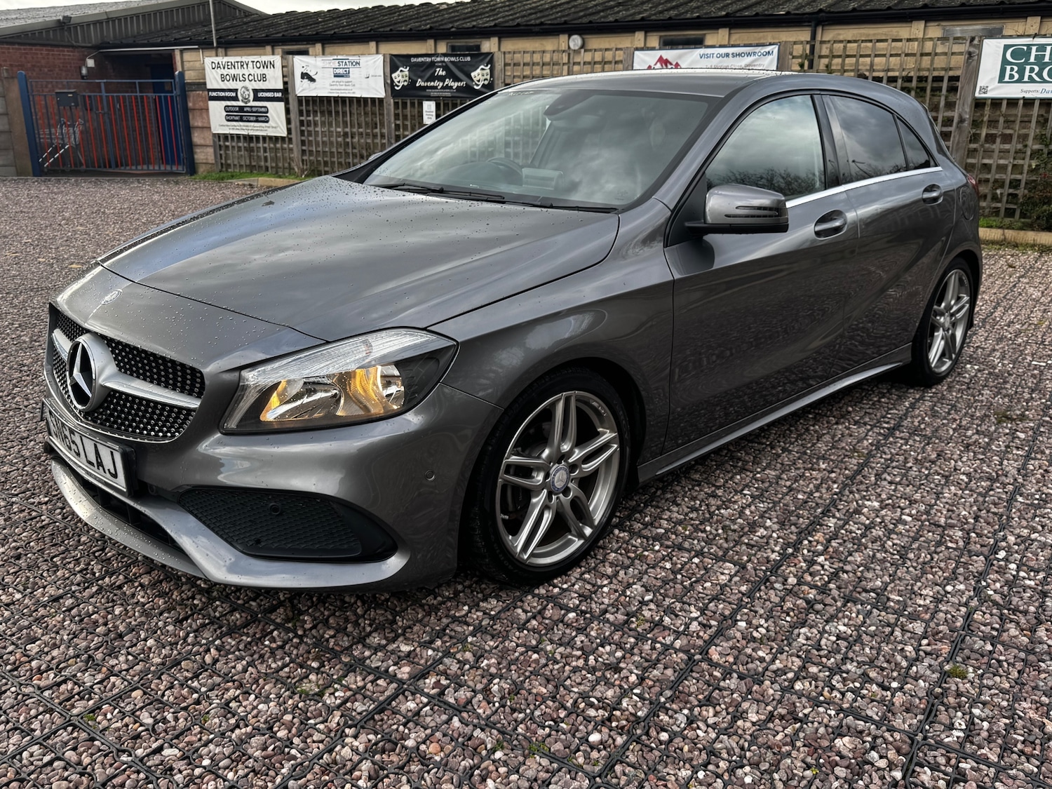 Used Mercedes-Benz A-Class 2015 for sale - 77997189: Photo 2