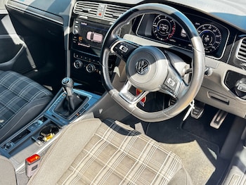 Used Volkswagen Golf 2017 for sale - 78986276: Photo