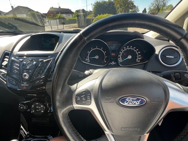 Used Ford Fiesta 2015 for sale - 75498497: Photo 33