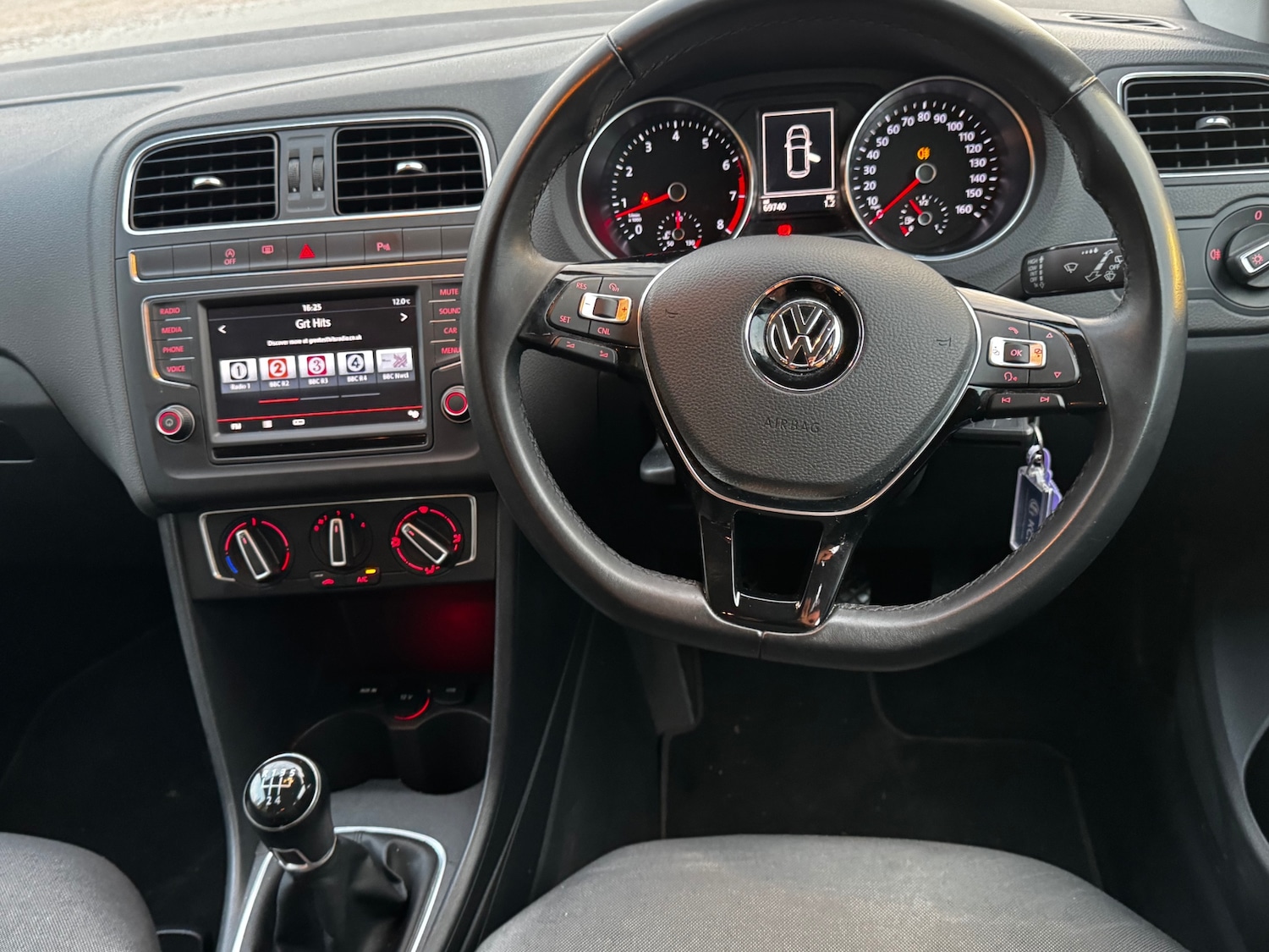 Used Volkswagen Polo 2015 for sale - 76391442: Photo 17