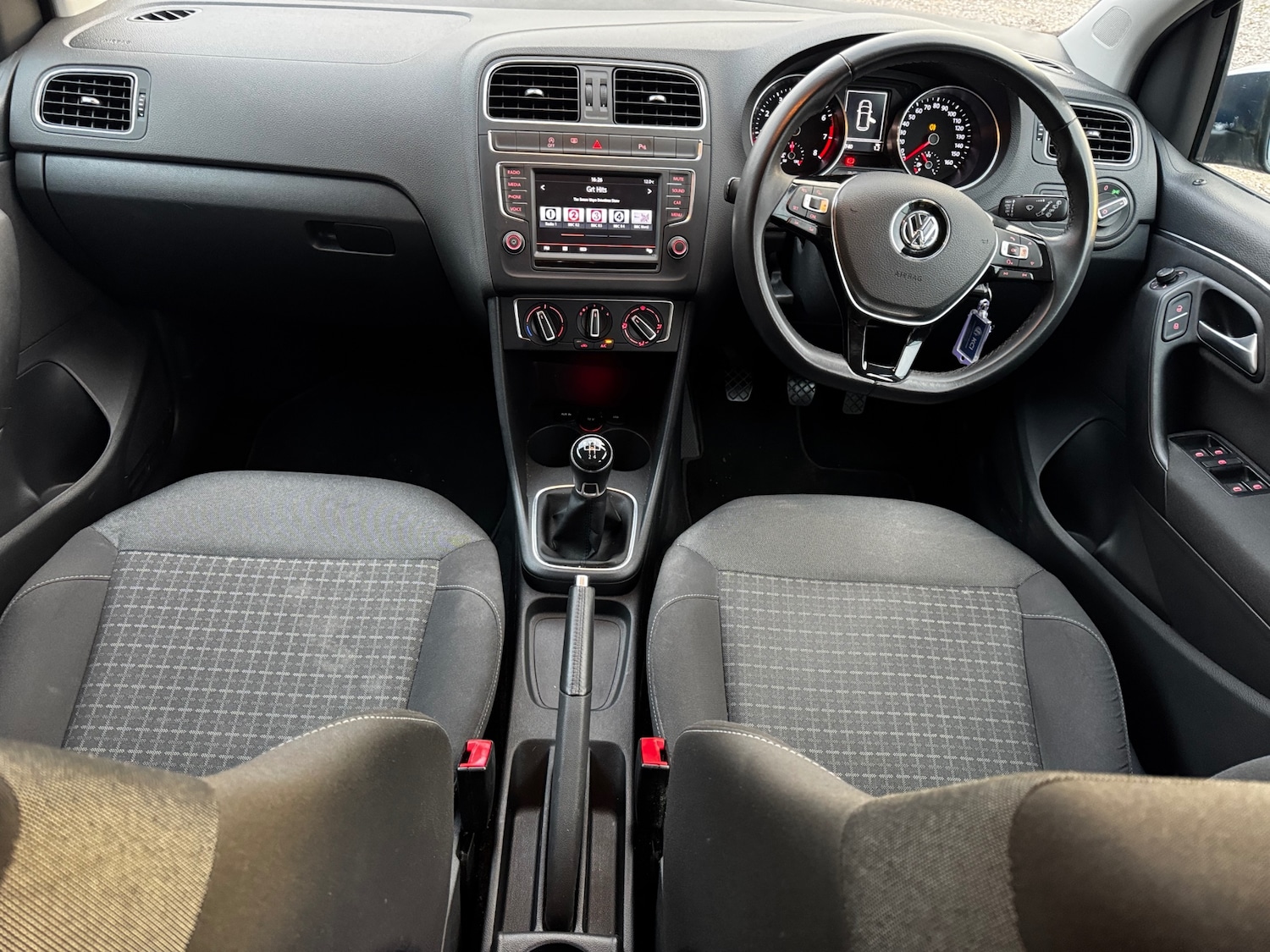 Used Volkswagen Polo 2015 for sale - 76391442: Photo 5