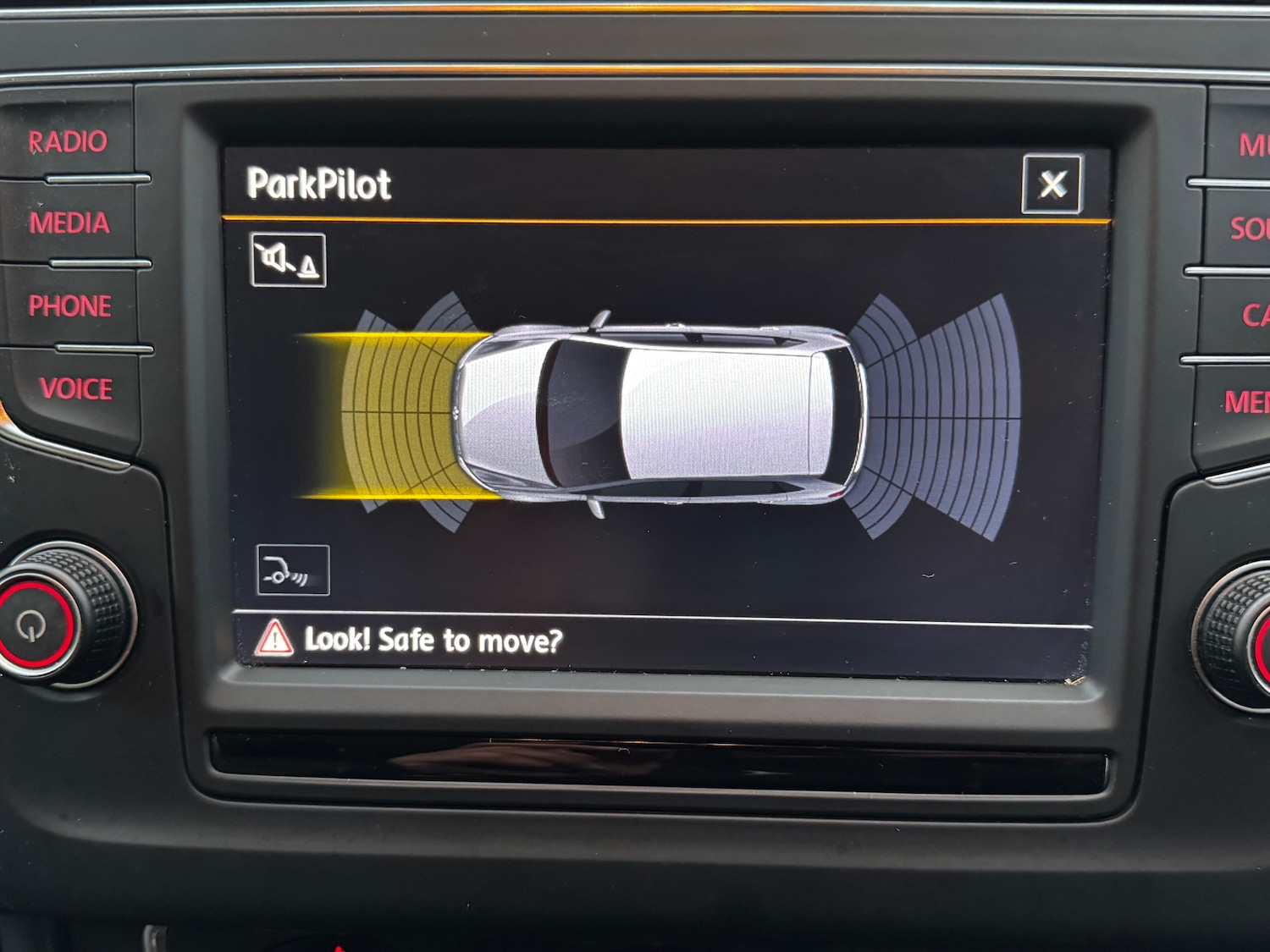 Used Volkswagen Polo 2015 for sale - 76391442: Photo 8