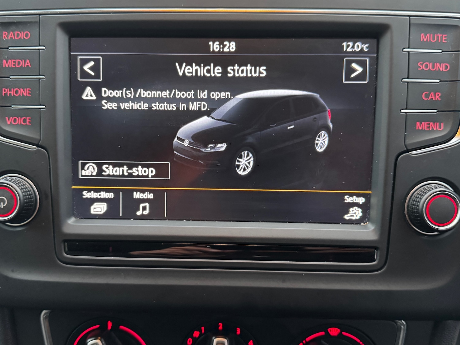 Used Volkswagen Polo 2015 for sale - 76391442: Photo 9