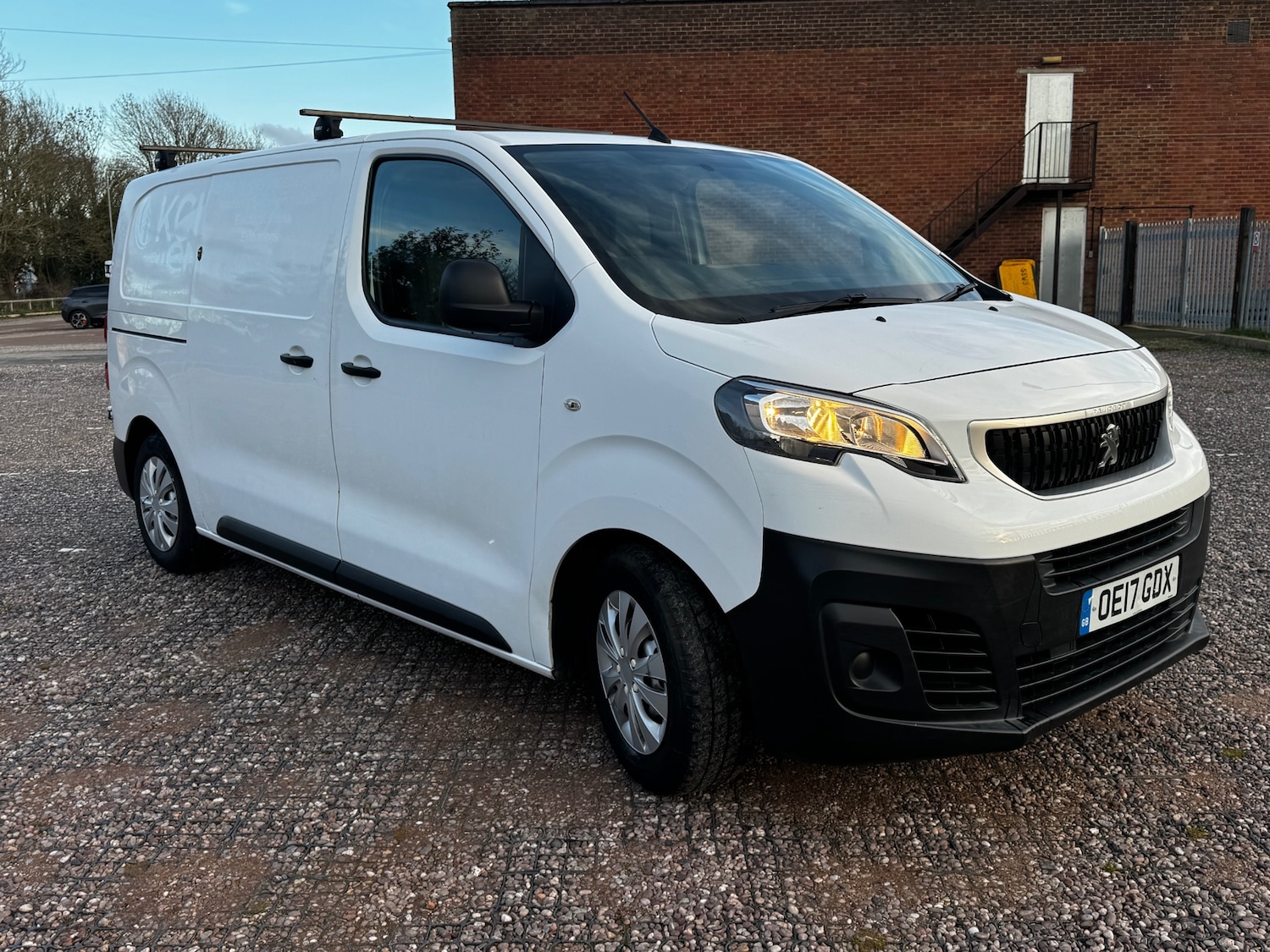Used Peugeot Expert 2017 for sale - 77135979: Photo 2