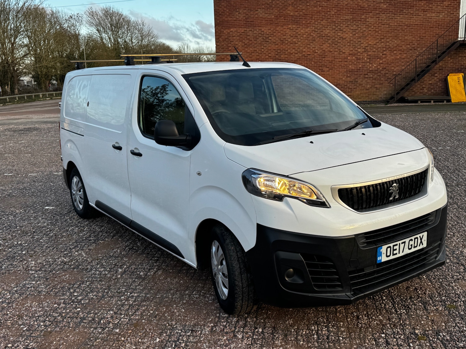 Used Peugeot Expert 2017 for sale - 77135979: Photo 25