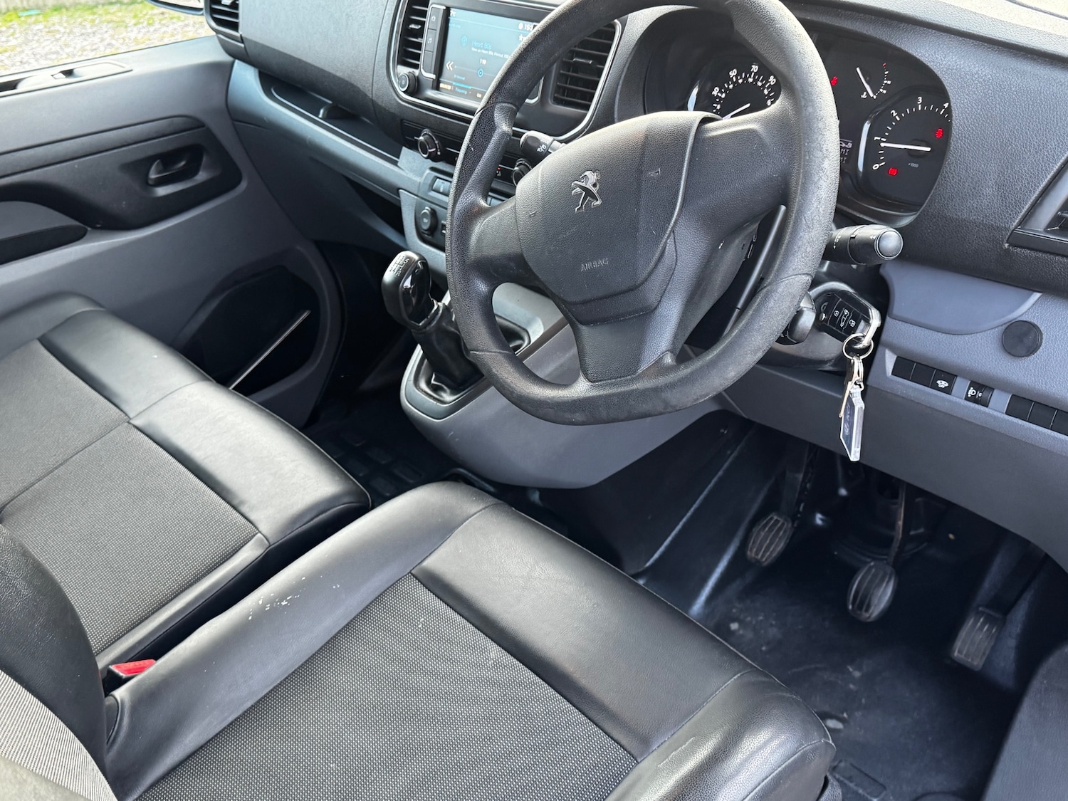 Used Peugeot Expert 2017 for sale - 77135979: Photo 37