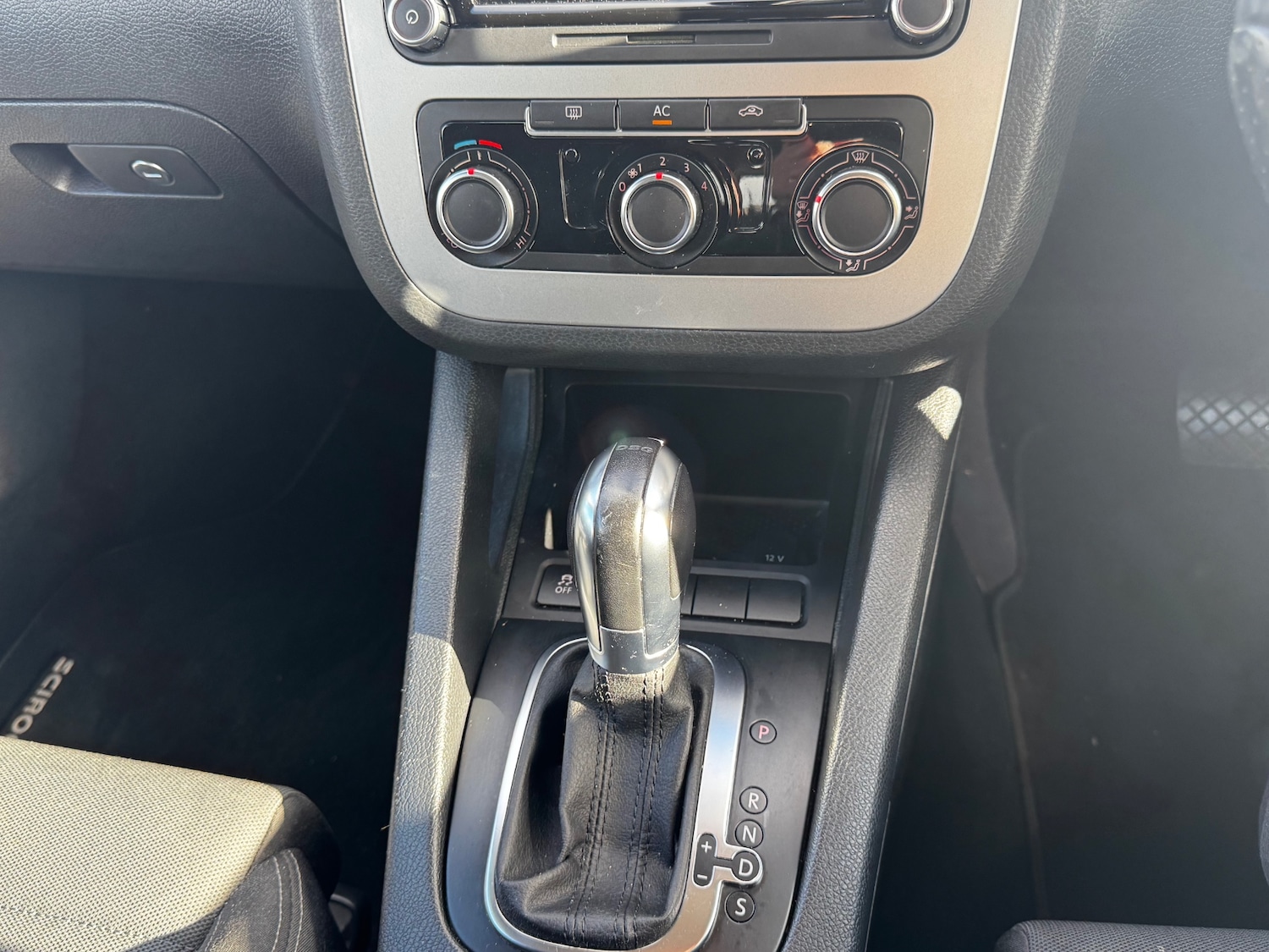 Used Volkswagen Scirocco 2011 for sale - 77570414: Photo 8