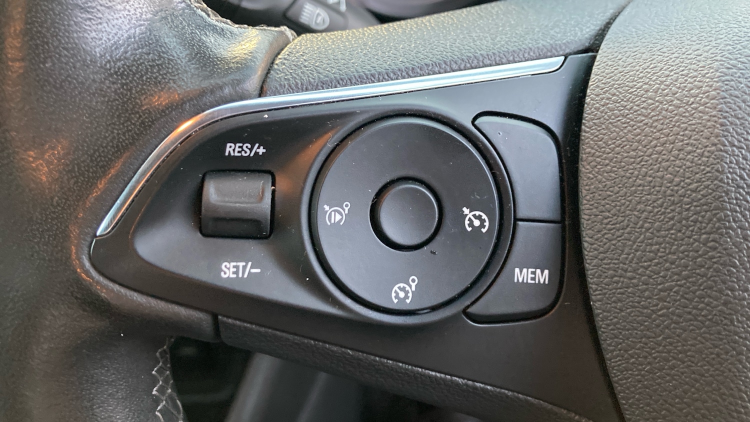 Used Vauxhall Crossland 2022 for sale - 76532054: Photo 21