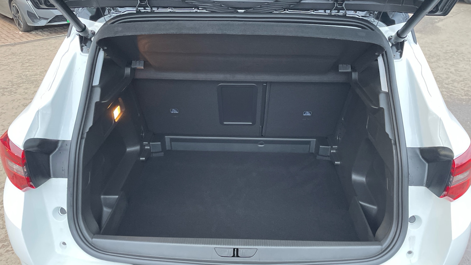 Used Vauxhall Grandland 2024 for sale - 77446985: Photo 4