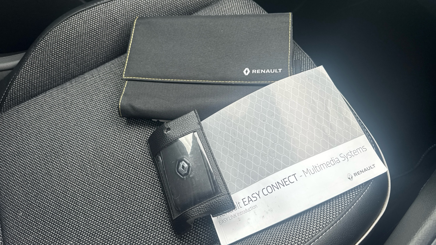 Used Renault Captur 2021 for sale - 76493725: Photo 19