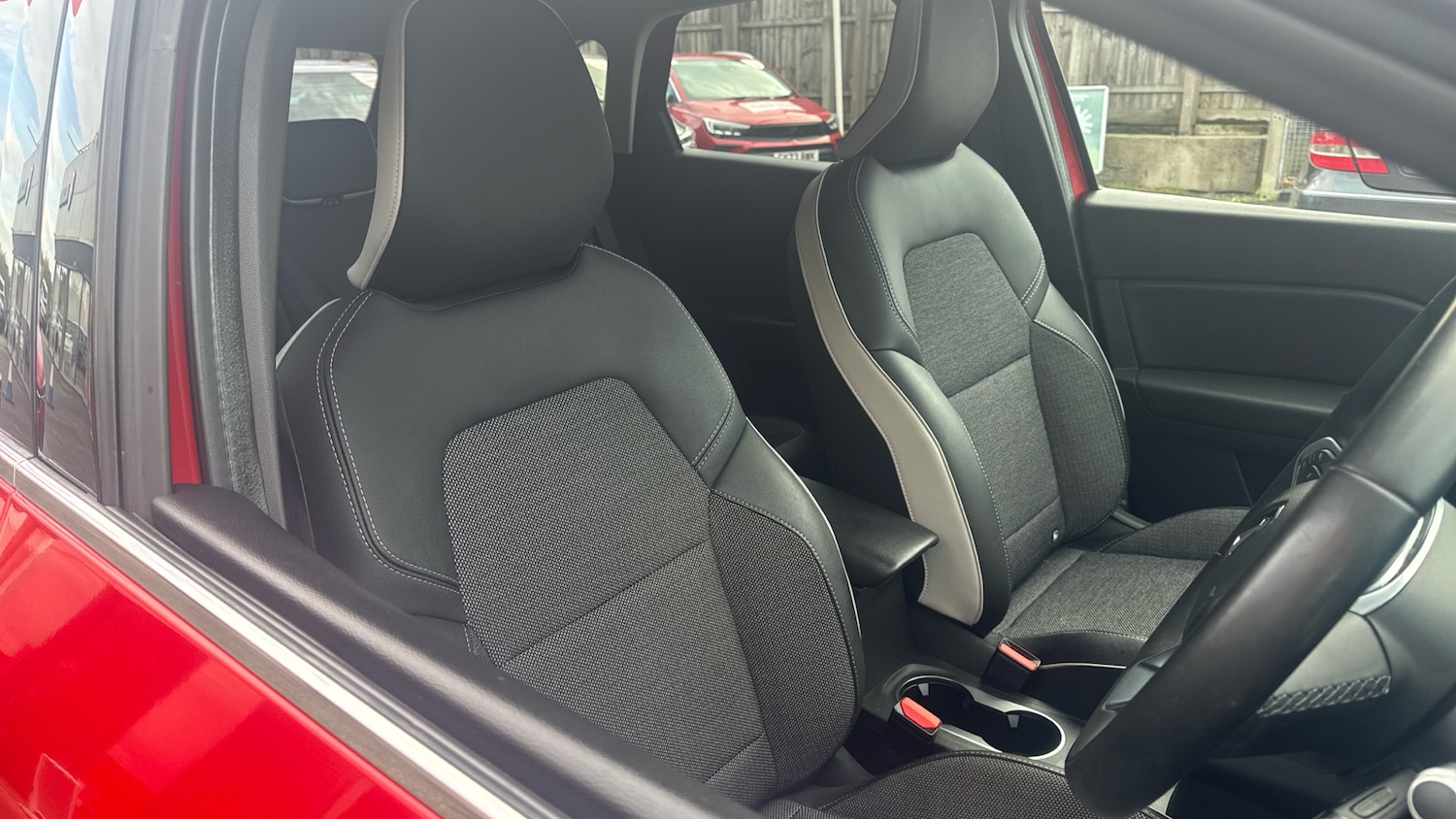 Used Renault Captur 2021 for sale - 76493725: Photo 32