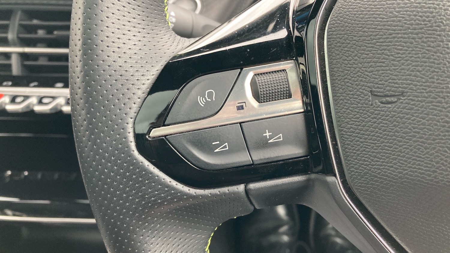 Used Peugeot 2008 2023 for sale - 78150574: Photo 21