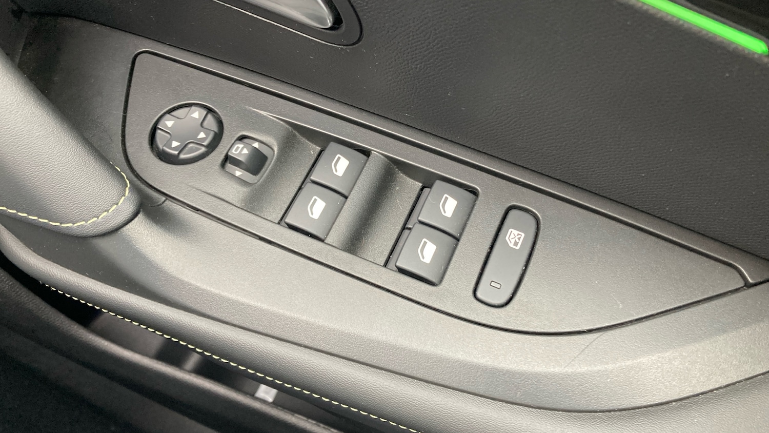 Used Peugeot 2008 2023 for sale - 78150574: Photo 24