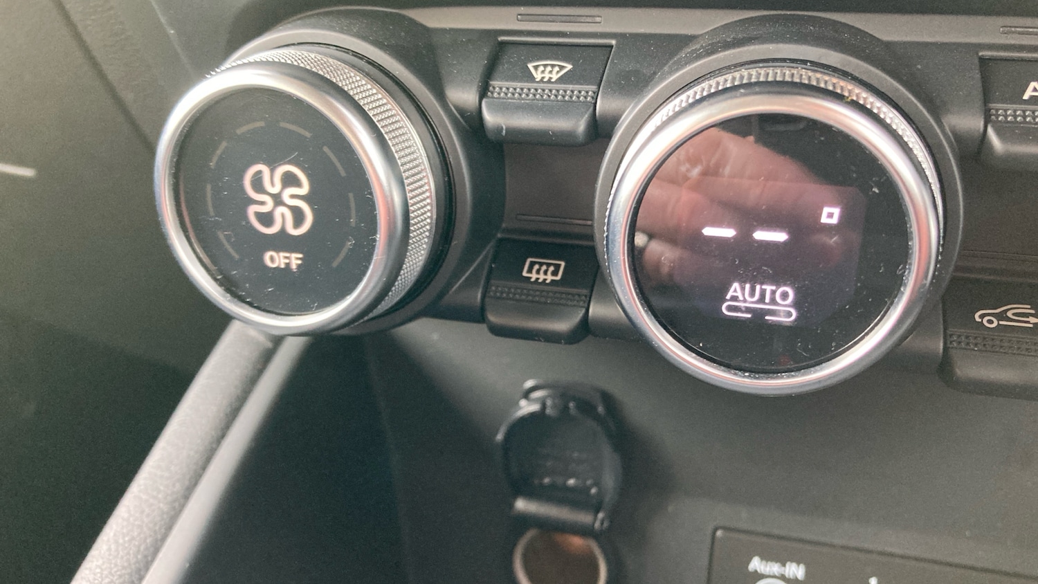 Used Renault Captur 2020 for sale - 76450237: Photo 51