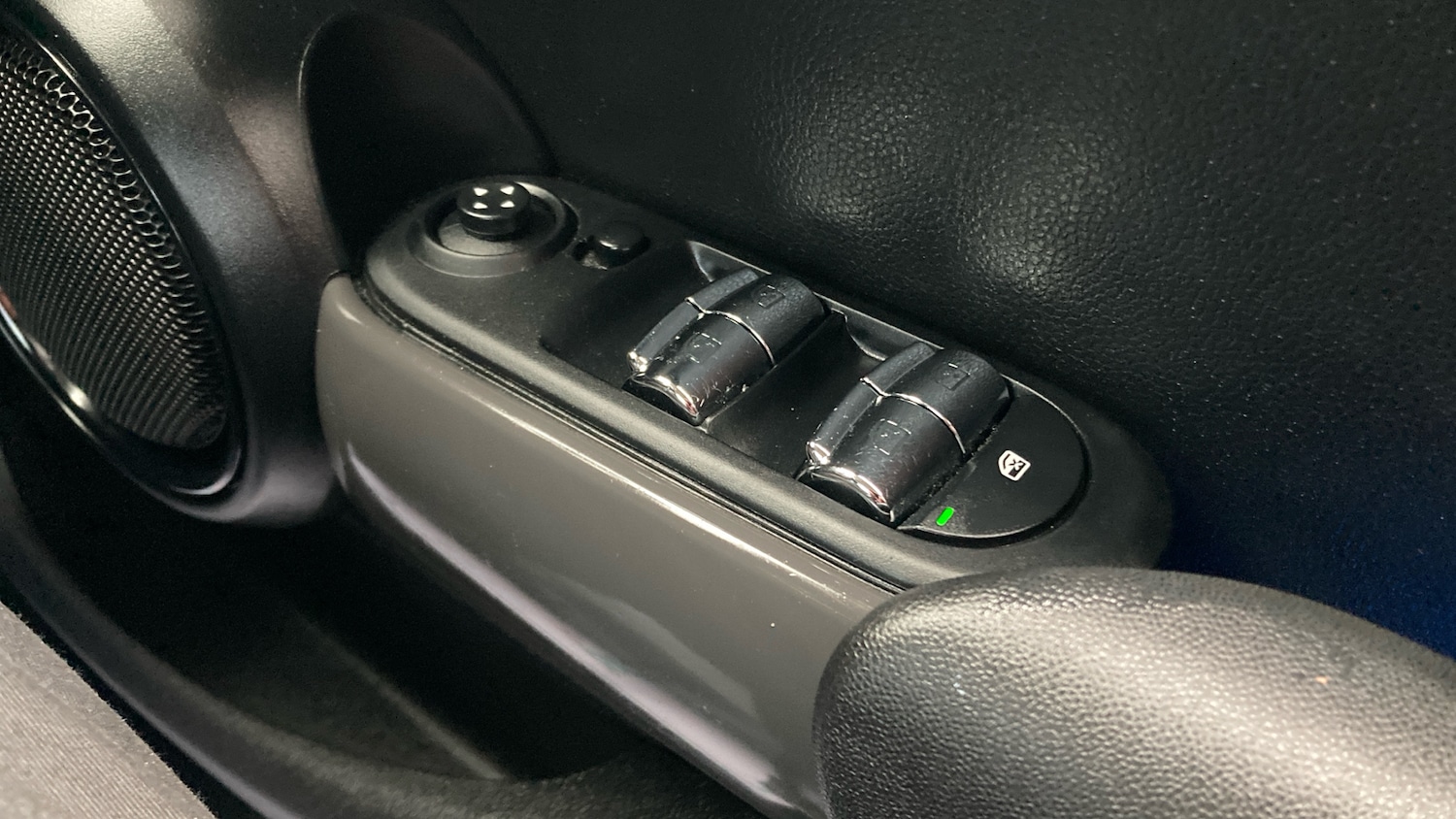 Used MINI Hatch 2017 for sale - 76948890: Photo 24