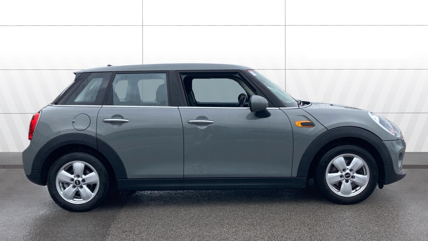 Used MINI Hatch 2017 for sale - 76948890: Photo 5