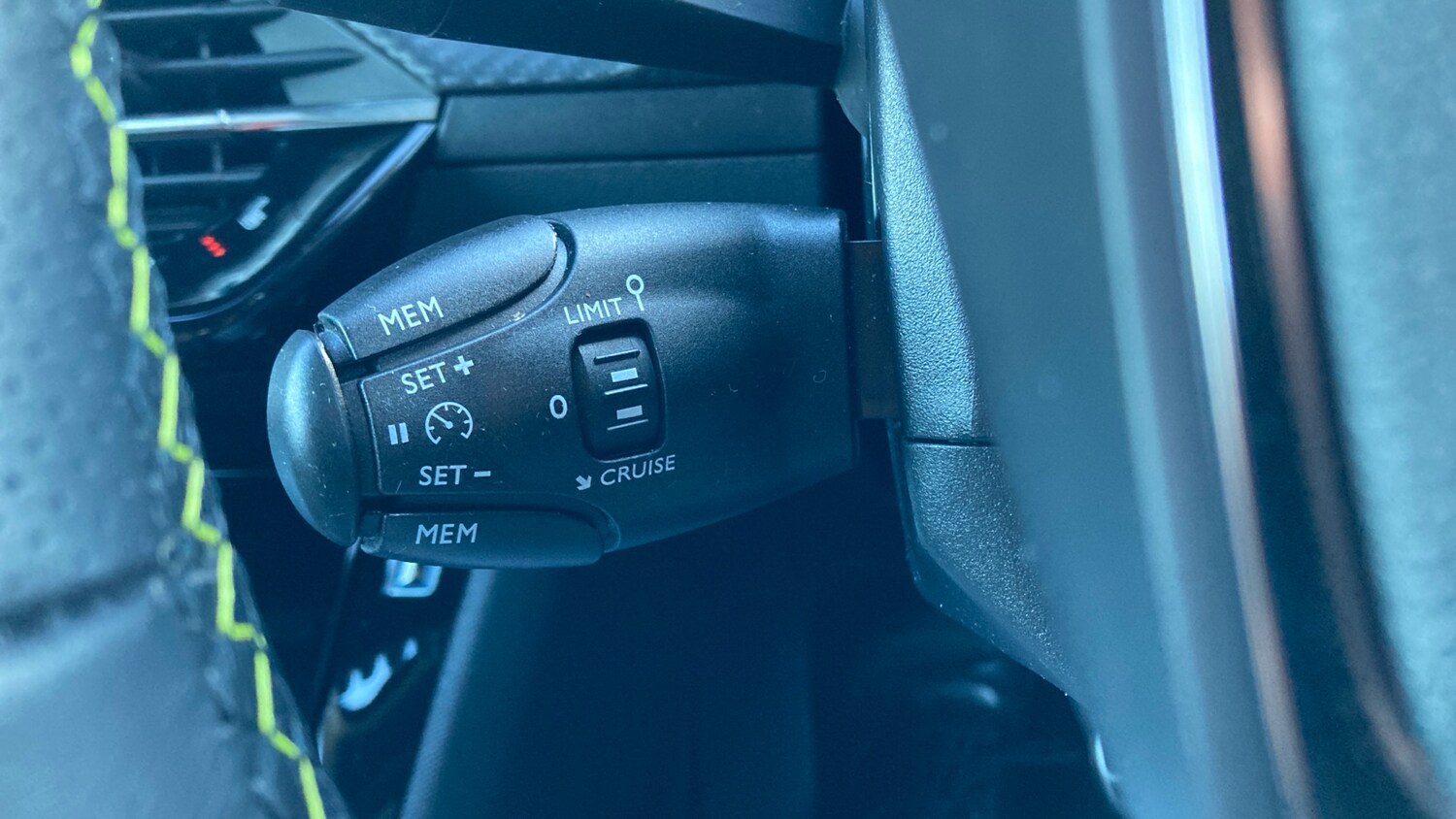 Used Peugeot 2008 2022 for sale - 78131686: Photo 25