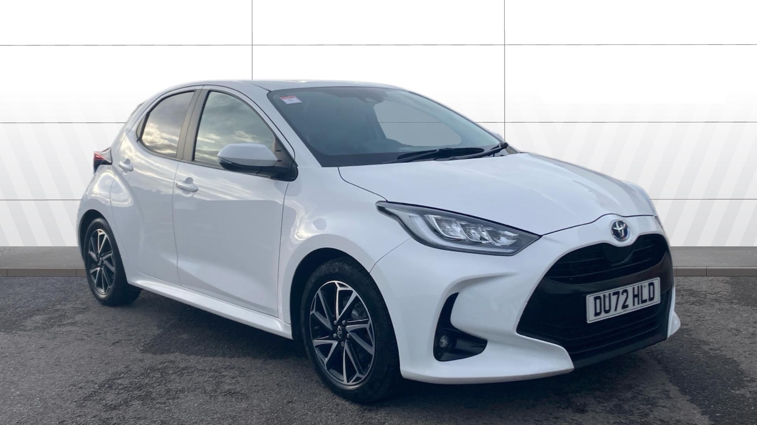 Used Toyota Yaris 2022 for sale - 77288941: Photo 1