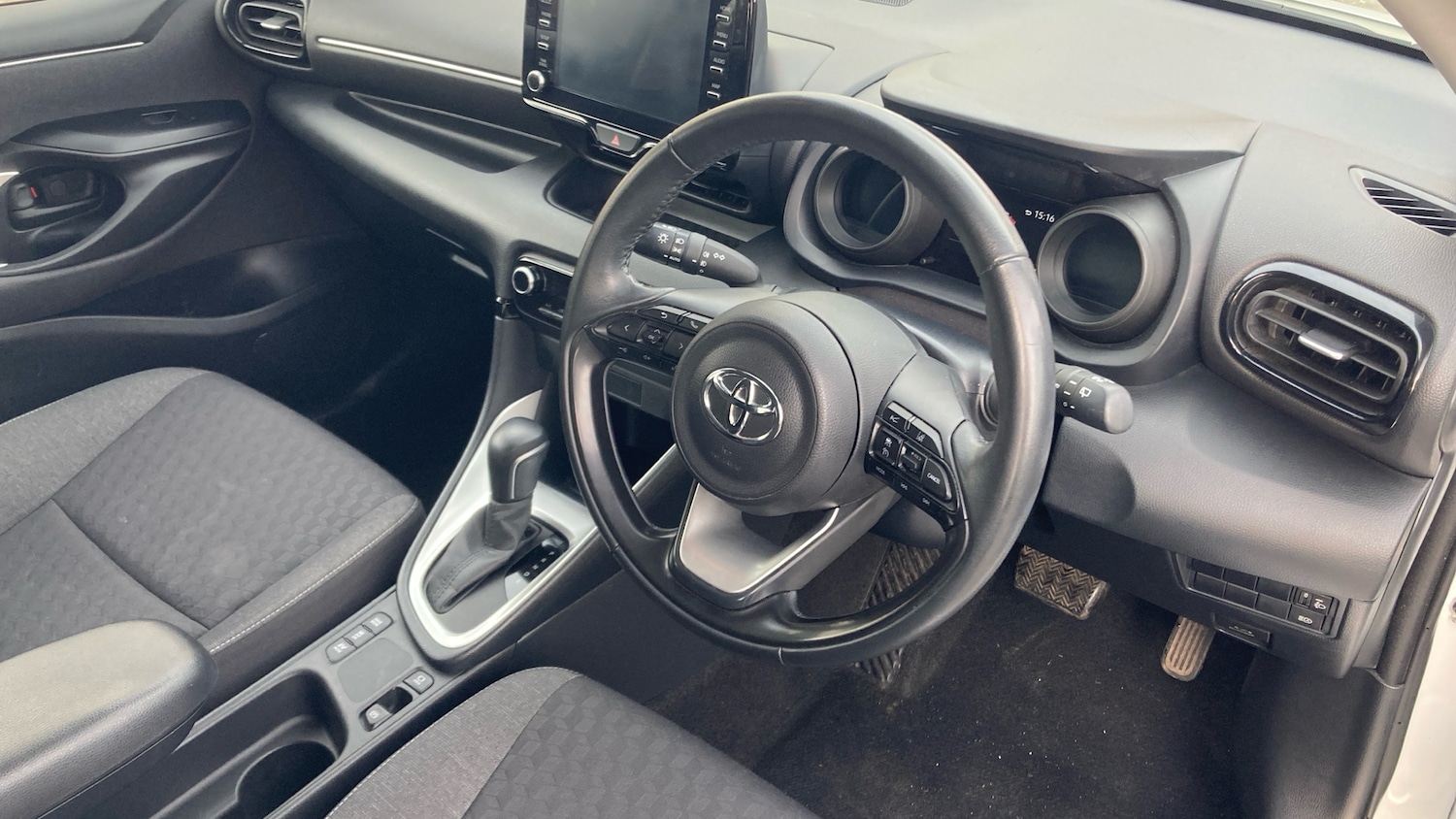 Used Toyota Yaris 2022 for sale - 77288941: Photo 11