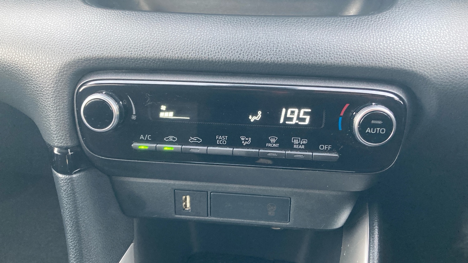 Used Toyota Yaris 2022 for sale - 77288941: Photo 27