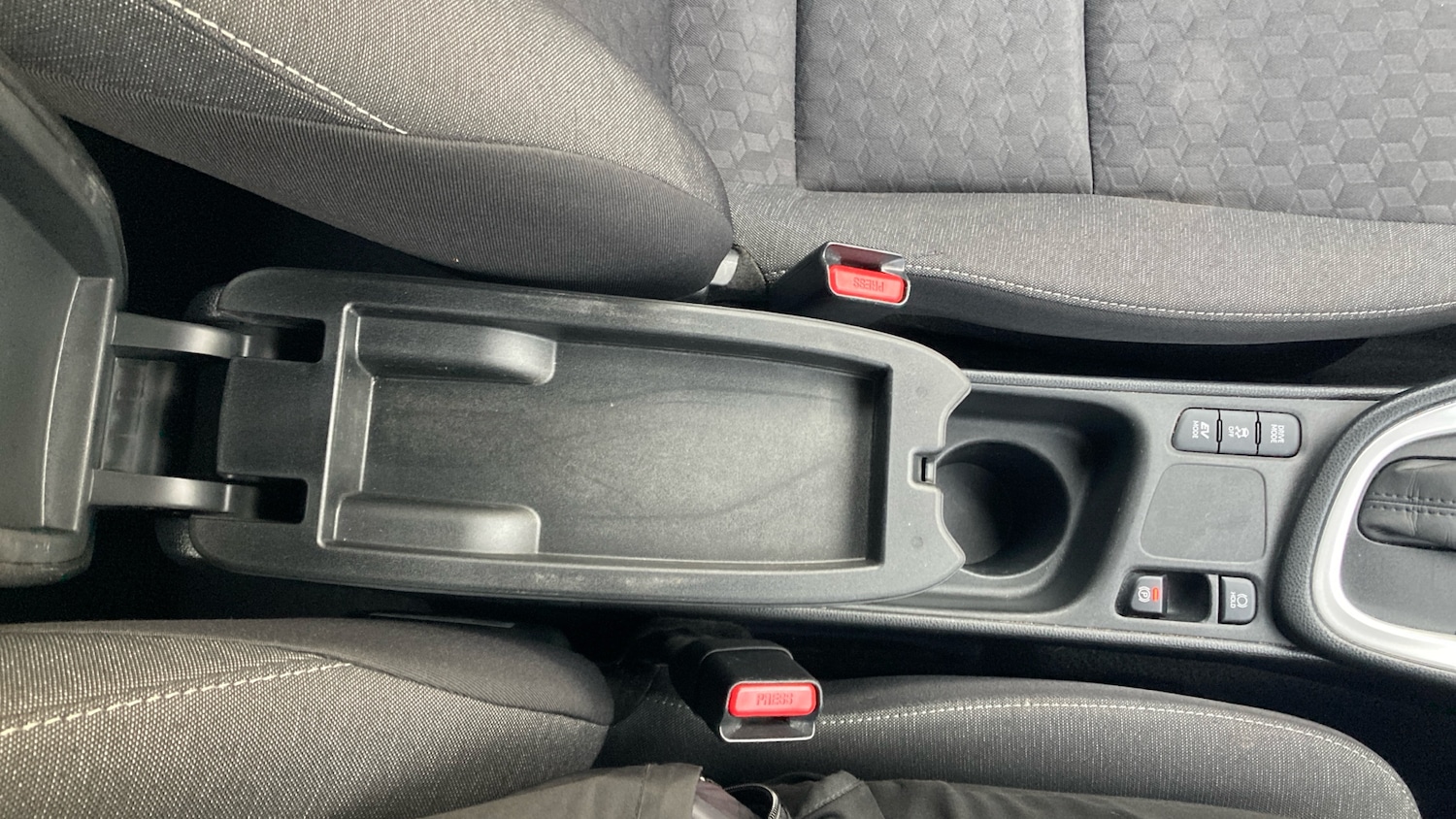 Used Toyota Yaris 2022 for sale - 77288941: Photo 30