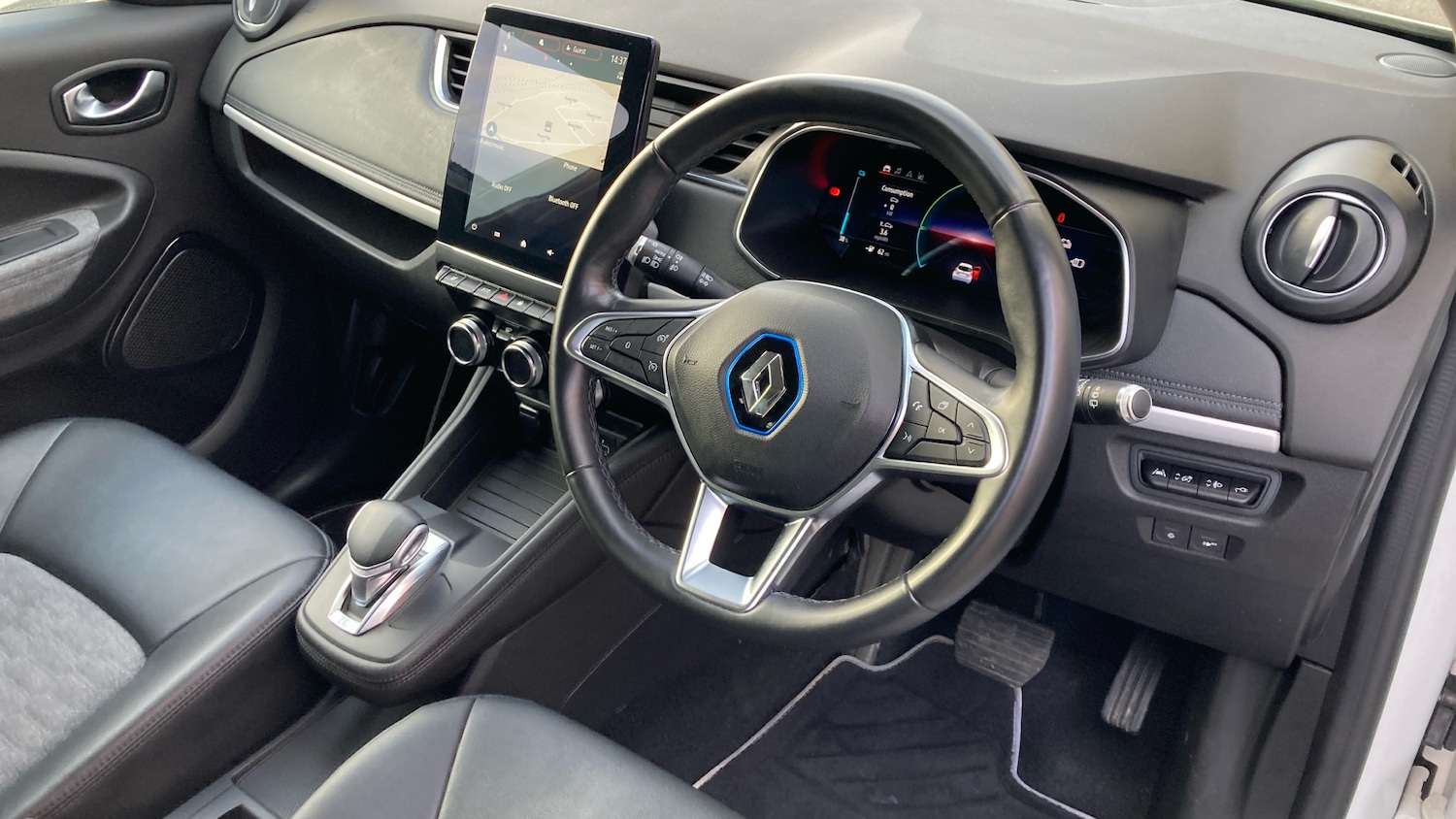 Used Renault Zoe 2020 for sale - 76782525: Photo 11