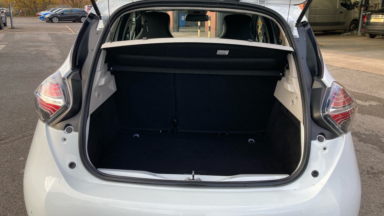 Used Renault Zoe 2020 for sale - 76782525: Photo 4