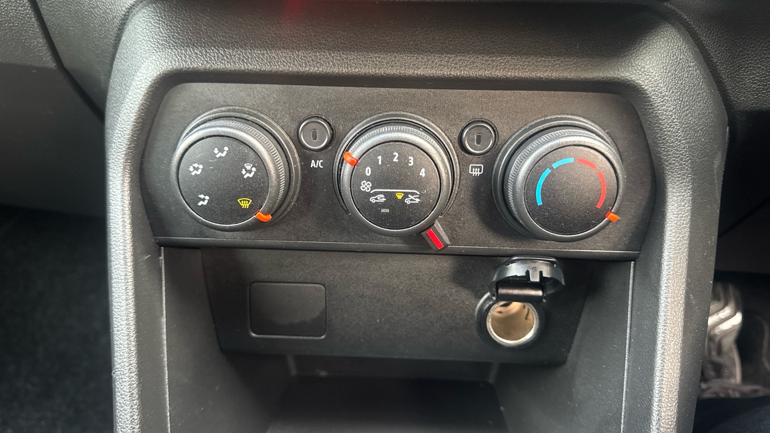 Used Dacia Sandero Stepway 2024 for sale - 77225680: Photo 41