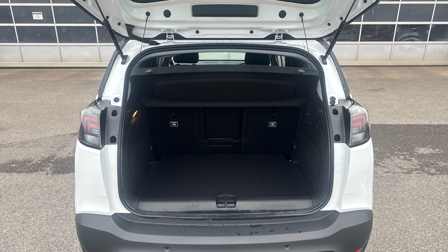 Used Vauxhall Crossland 2023 for sale - 78176404: Photo 4