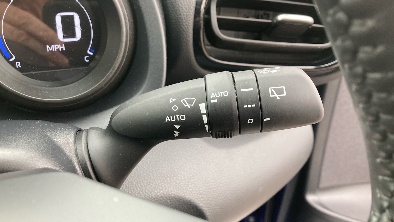 Used Toyota Yaris 2022 for sale - 76157670: Photo 23