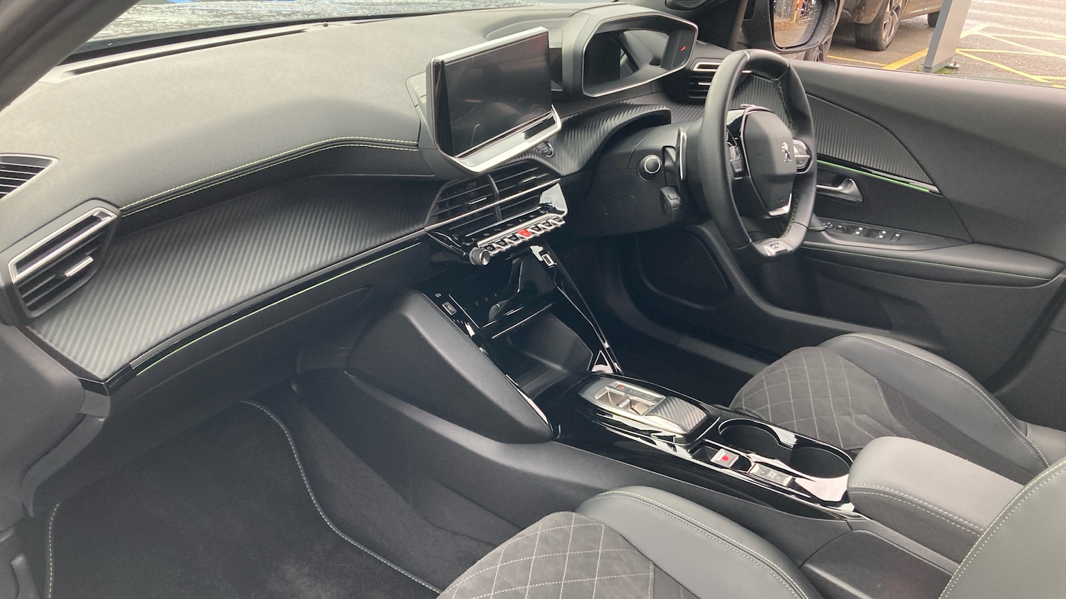 Used Peugeot 2008 2022 for sale - 76945790: Photo 9