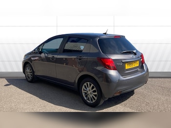 Used Toyota Yaris 2017 for sale - 78995682: Photo