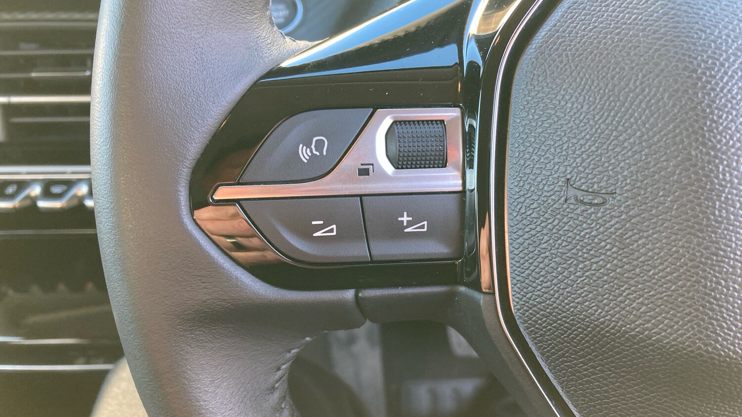 Used Peugeot 208 2024 for sale - 76696914: Photo 32