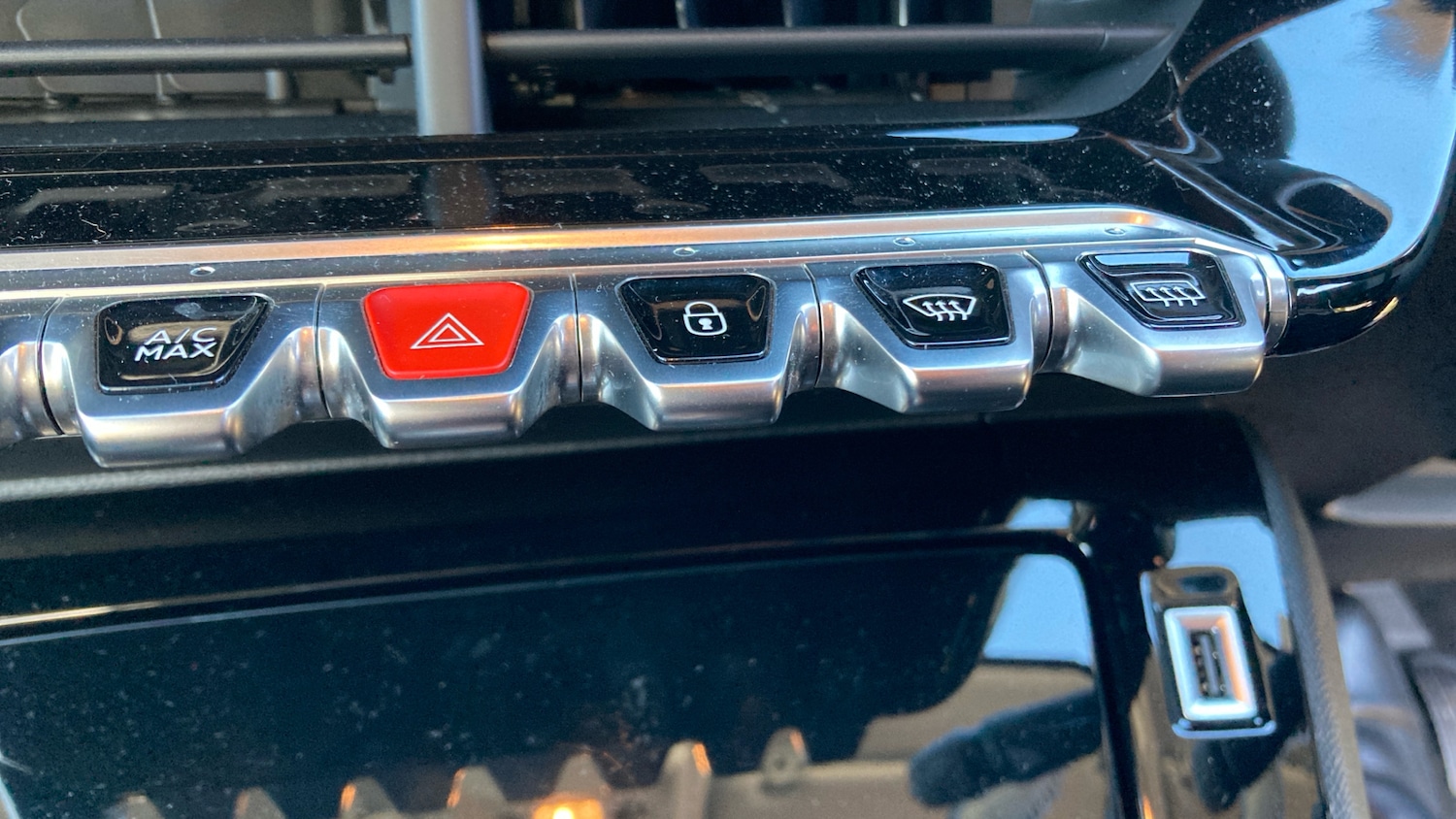 Used Peugeot 208 2024 for sale - 76696914: Photo 42